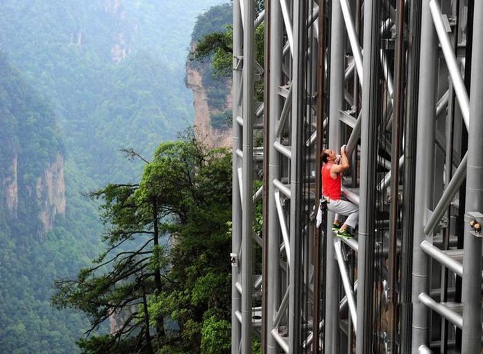 盘点雷人工程 “给长城贴瓷砖、给大山装电梯 ”  你认为会实现吗