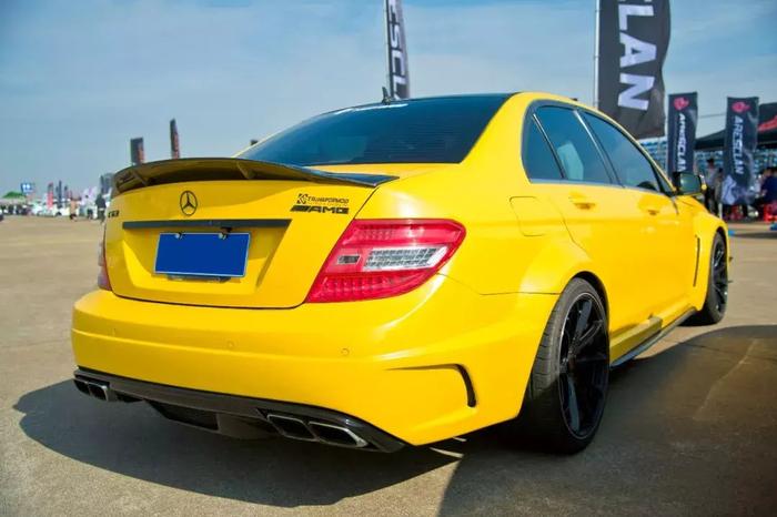 C级里性能强劲的车型之最好看的一代奔驰C63 AMG！