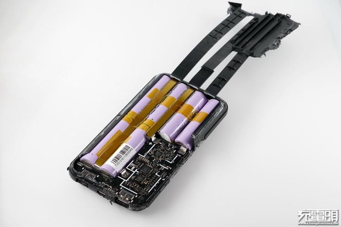 四款热销USB PD充电宝首拆：扒开产业真相