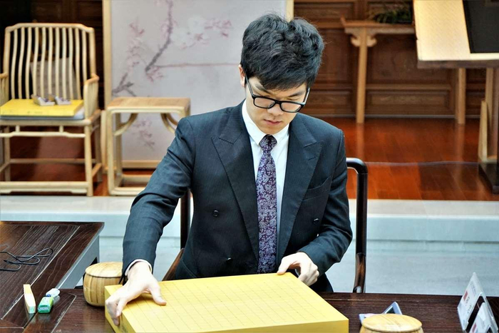 新奥杯柯洁出错觉 彭立尧半目闯决胜局