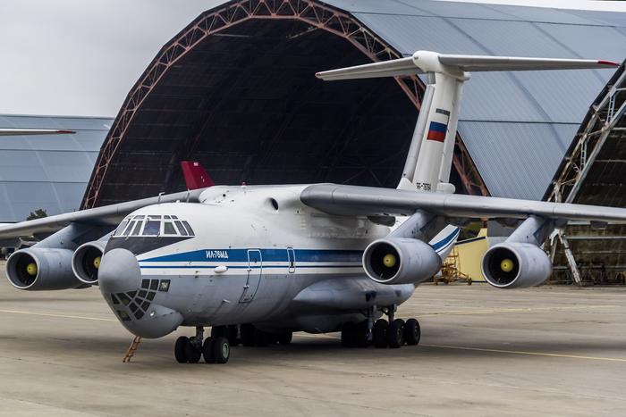 俄新组建一支运输机团 伊尔-76MD玩起了大象漫步