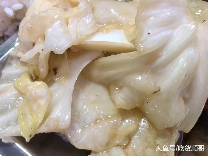 我们食堂8元钱的员工餐是这样的