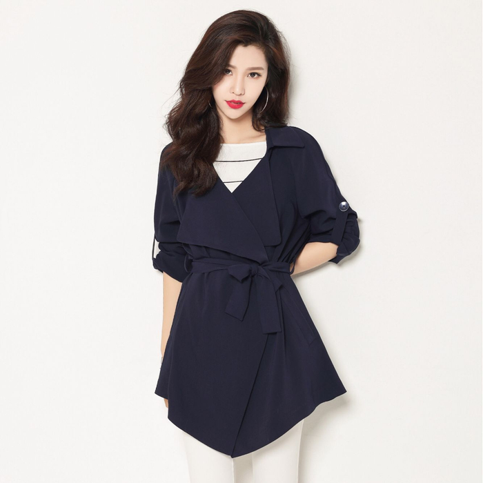 风衣外套搭配就选收腰款,无论长短准没错