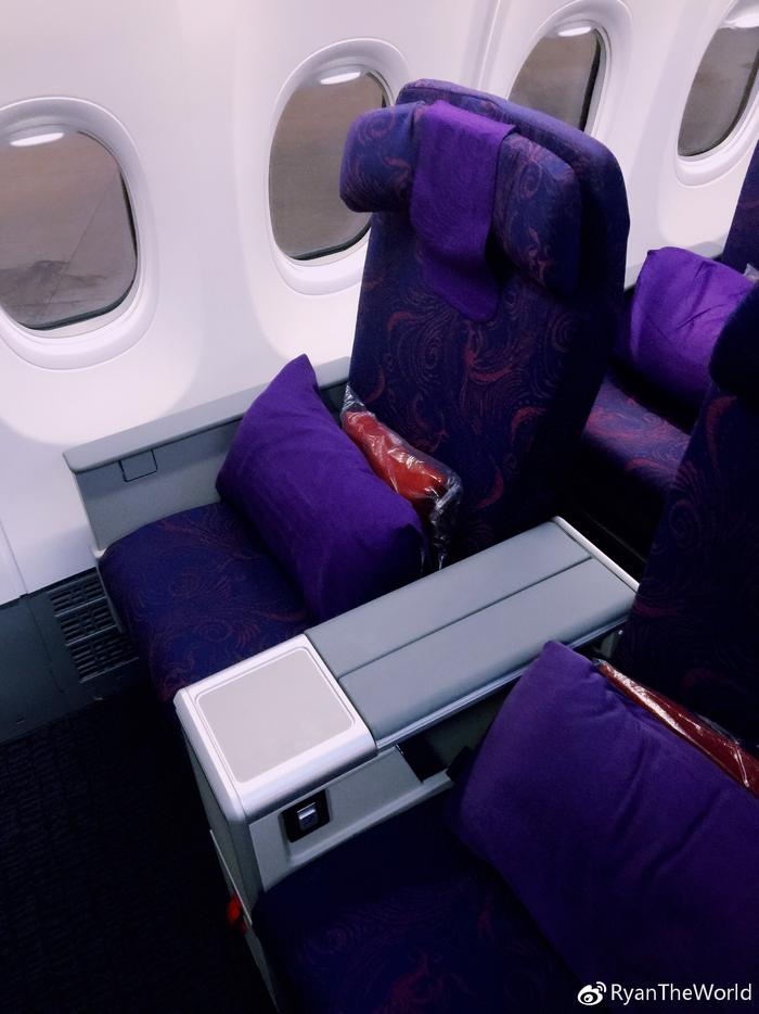 国航波音B737 MAX 8客机经济舱简约体验