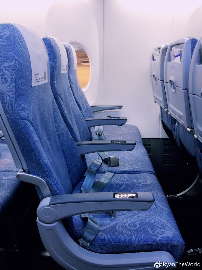 国航波音B737 MAX 8客机经济舱简约体验