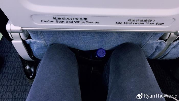 国航波音B737 MAX 8客机经济舱简约体验