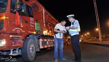 乌鲁木齐人都在探究这个叫“河滩”的路，为啥没有水？