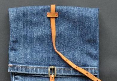 废物利用：破旧牛仔裤不要丢，它有大用处，改造成一个时尚包包