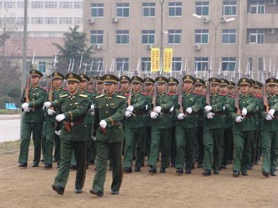 国内军校最多的城市，十大军校就占三个，陆空火箭军和武警全都有