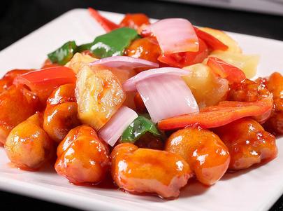菠萝咕噜肉是什么菜系哪里的 中餐厅张亮菠萝咕噜肉的做法！
