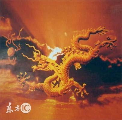 梦回金色龙舞，解读梦中金黄色的龙象征意义