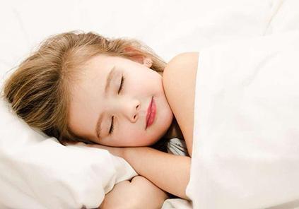 育儿小知识: 宝宝一般几岁容易梦游, 梦游是什么情况引起的。