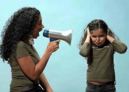 就去一天幼儿园, 4岁儿子不会尿尿了, 引的爸爸破口大骂