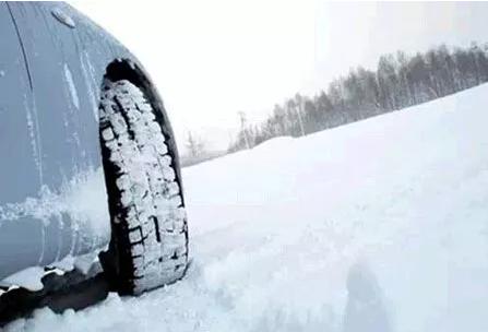 全国大范围降温,从南到北既下雨又下雪的,我们用车应该注意什么?