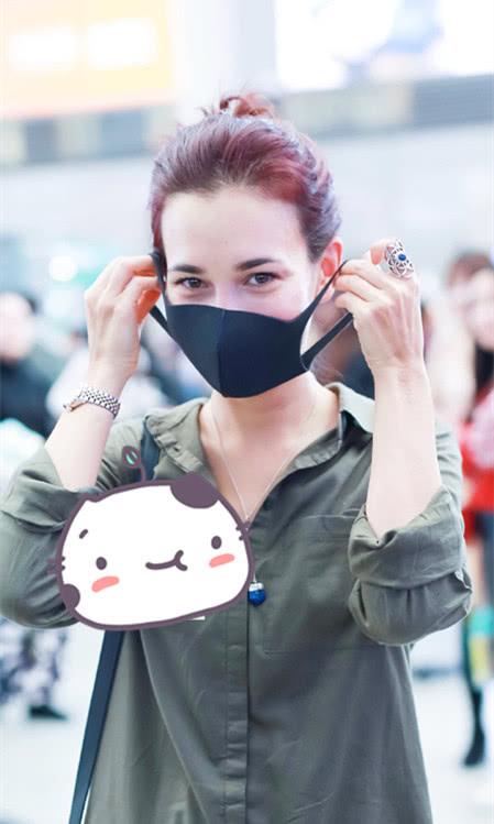 卢靖姗到机场，这眼睛好美，难怪韩庚会喜欢！