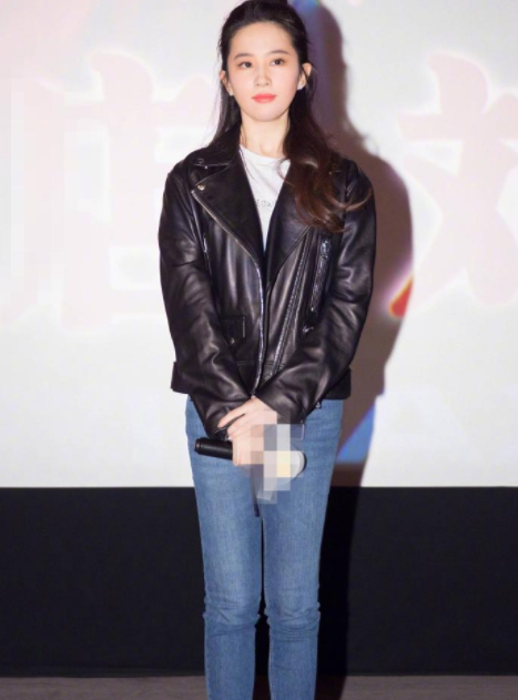 曝光：徐璐的白裙，刘亦菲的帅气皮衣，哪一款好看？