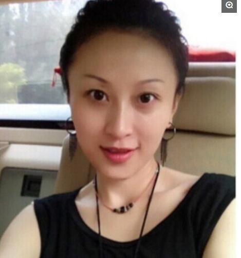 37岁宋小宝老婆近照曝光，亮瞎网友眼睛：难怪被隐藏这么多年啊！