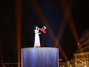 古巨基再度登春晚献唱《乘风破浪》 戴“红袖套”成亮点