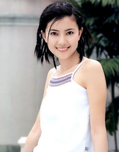 当红女星的18岁, 赵丽颖最励志, 杨颖有点唬人, 整没整容一眼便知
