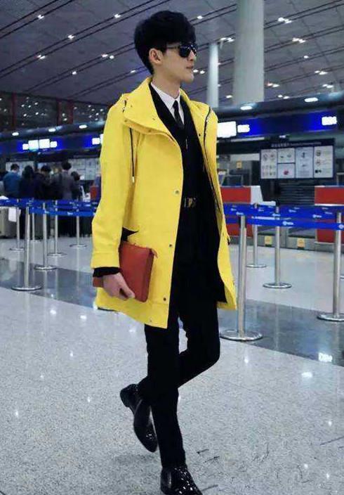王俊凯和张翰等男生的黄颜色外套，在冬天穿合适吗？