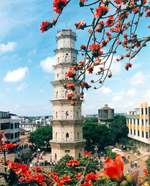 中国大陆最南端的县，三面环海，风景独美