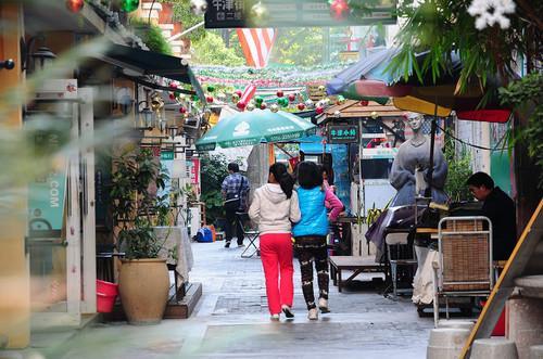 珠海有一条欧洲风情的小商业街, 只有几十米, 却满满的文艺范