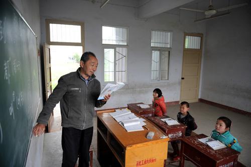 好消息：教师收入要涨了，满足一个条件，就可以拿到两种补贴！