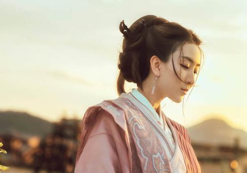 �����������س�һ����Ů�Ӱ͹Ѹ��屻�ķ��ַ�Ϊʲô����