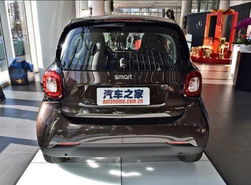 售14.6888万起 smart fortwo 这样的车谁买真的是不能理解