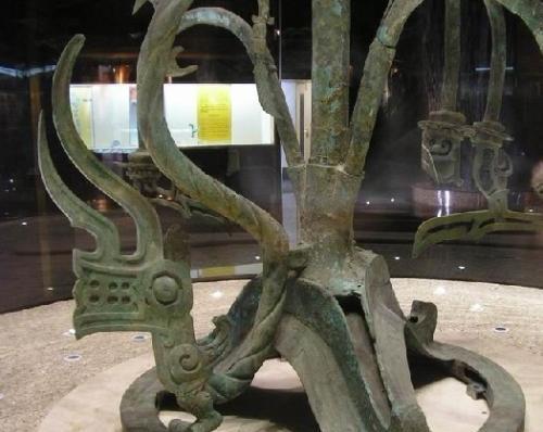中国有史记载的龙最早出现在什么时候，真的存在过吗？