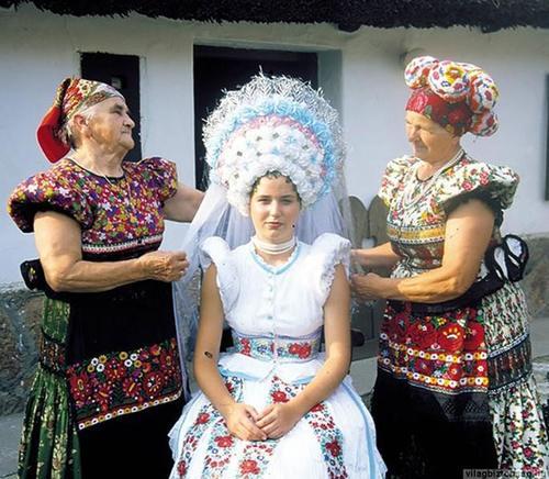 世界各国传统婚纱照，你认为哪个国家的最好看？