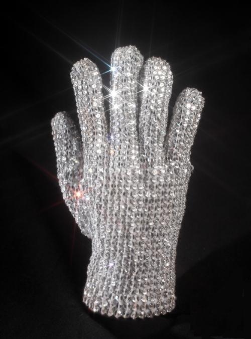 迈克尔杰克逊为什么只有一只手戴手套？揭秘了！