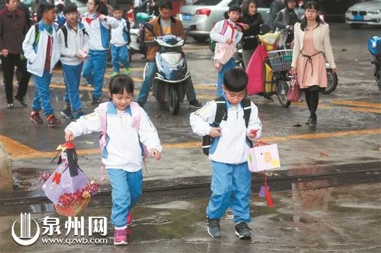 泉州全市幼儿园、小学开学：“汪汪”送祝福 还能收红包！