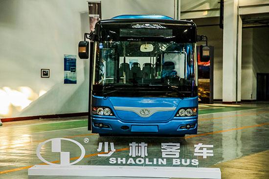 中国品牌挑战校车碰撞纯电动客车