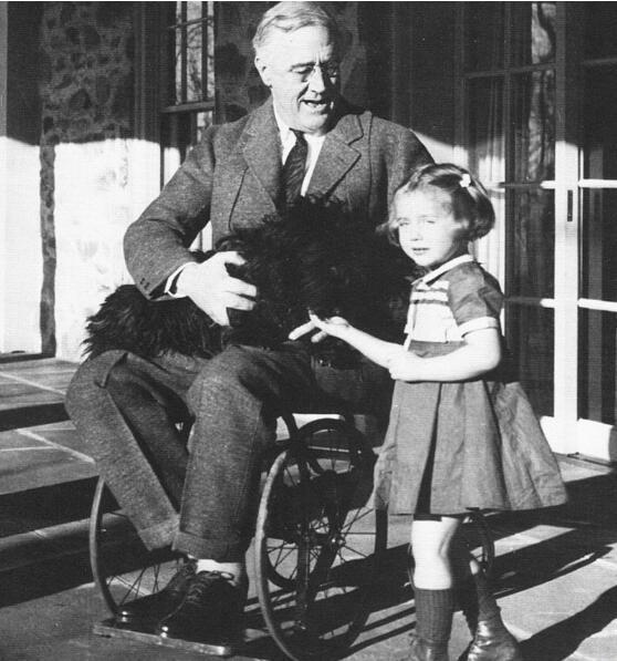 富兰克林·罗斯福是怎么得上“小儿麻痹症(脊髓灰质炎)”的?