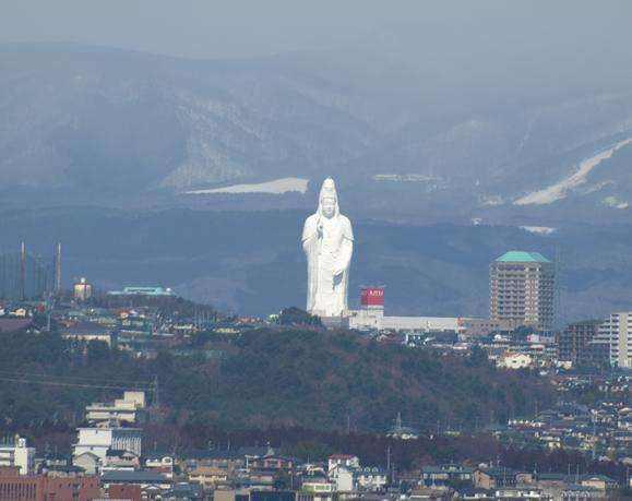 日本仙台超巨大大观音雕像! 网友: 仿佛异世界般的视觉冲击力!