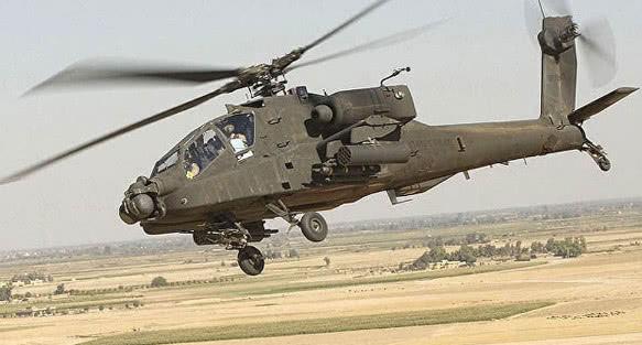 美国阿帕奇攻击直升机究竟有多强悍？被火炮命中仍可以飞行