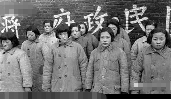 抗日时期，中国女兵被俘后真实情景，最后临终一笑让鬼子魂飞魄散