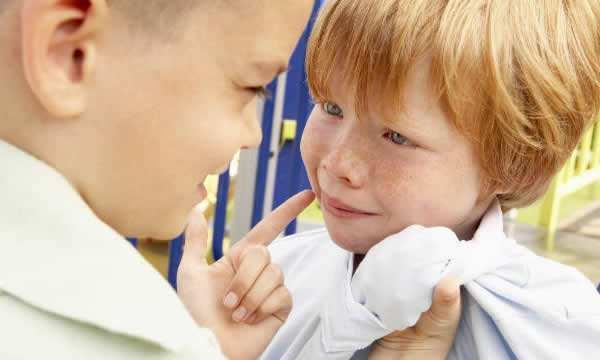 幼儿园频现校园霸凌，我该怎么保护孩子？！