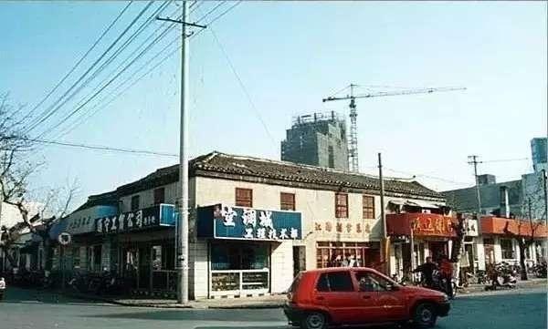 记忆：80—90年代的江苏南通老照片，电视塔是最高的建筑物！