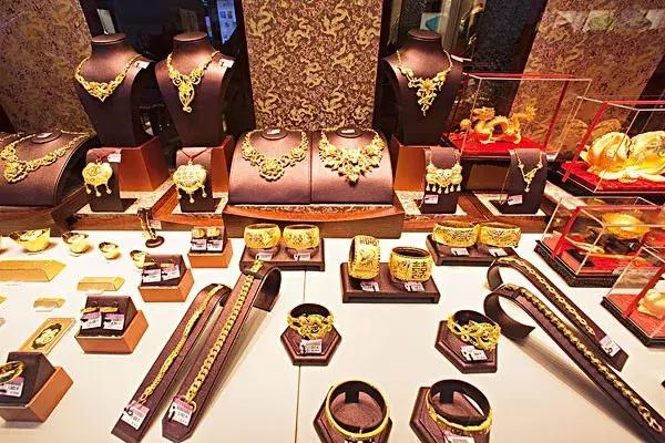 去香港买买买，哪些牌子和内地的差价大？这样买名牌更省钱！