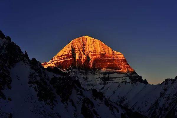 冈仁波齐，为什么被称作西藏第一神山？