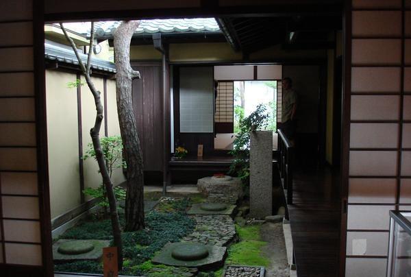 用3.5平米造私人庭院！来看最小的日式私人庭院——小而精的坪庭