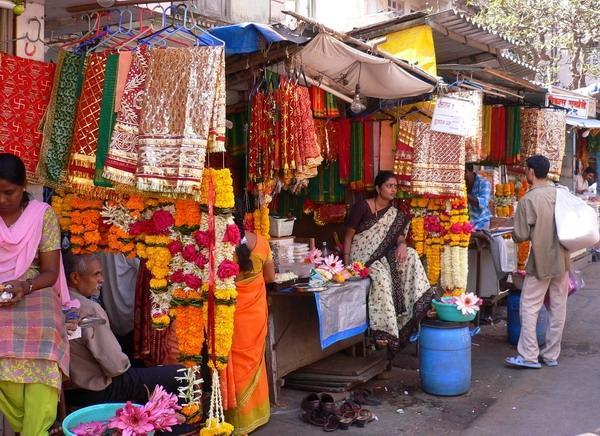 到印度旅游, 印度女人外出喜欢穿着纱丽