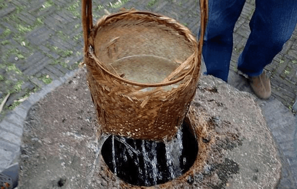 最奇葩的学校和奇葩的专业, 听说过“僵尸逃生系”吗?