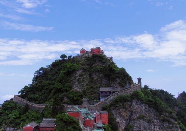 湖北省丹江口市风景优美，被誉为“汉民族民歌第一村”