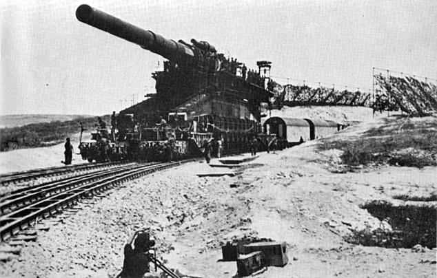 二战中4种奇特武器揭秘：第3种坦克满地跑 第1种炮弹7吨重