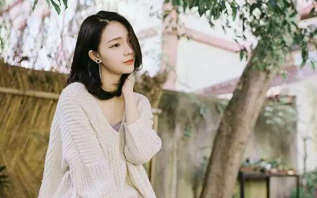 重温旧梦，前男友的温柔微笑在梦境中重现