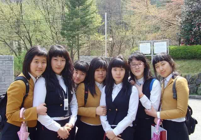 这才是真是的韩国高中生, 并不是韩剧那样子的