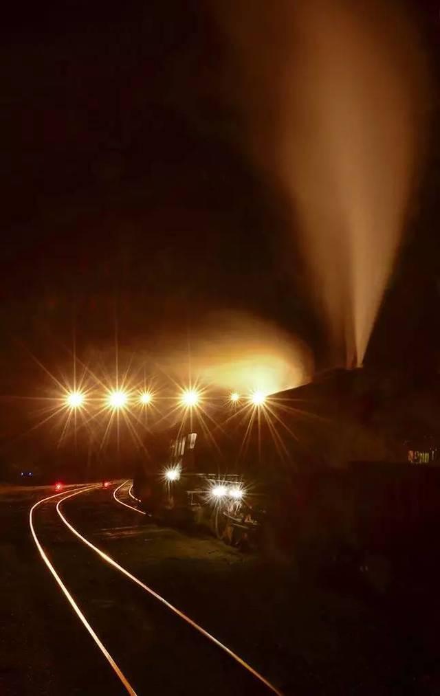 新疆哈密三道岭的蒸汽火车，退出了历史的舞台